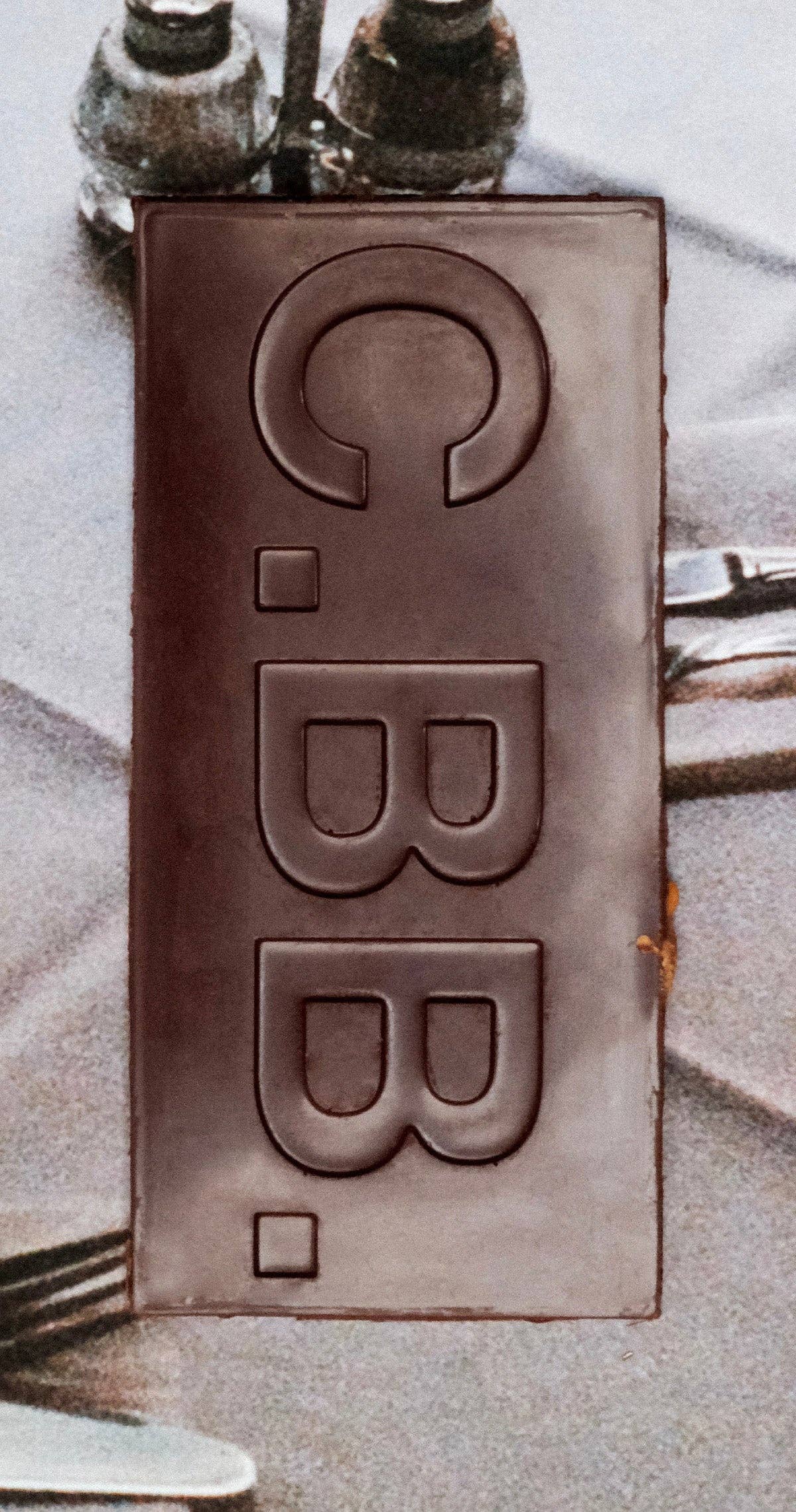 Casa Bosques – CRUNCHY PEANUTS & VANILLA CREME 74%