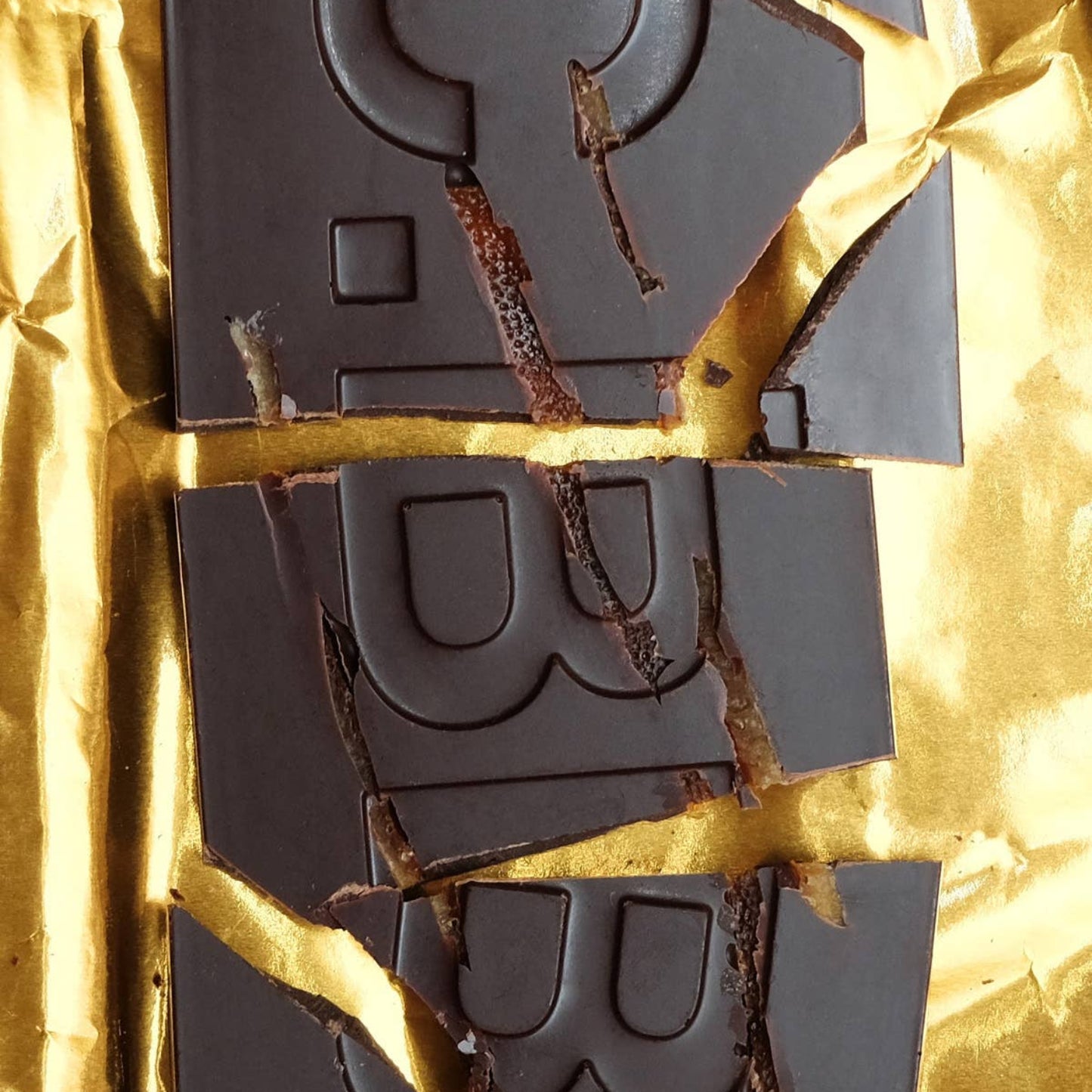 Casa Bosques – PRESERVED ORANGES DARK CHOCOLATE: GOHAR WORLD & CBB.