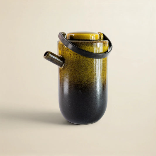 Rivêt – Cendre de bois green teapot with black brass handle