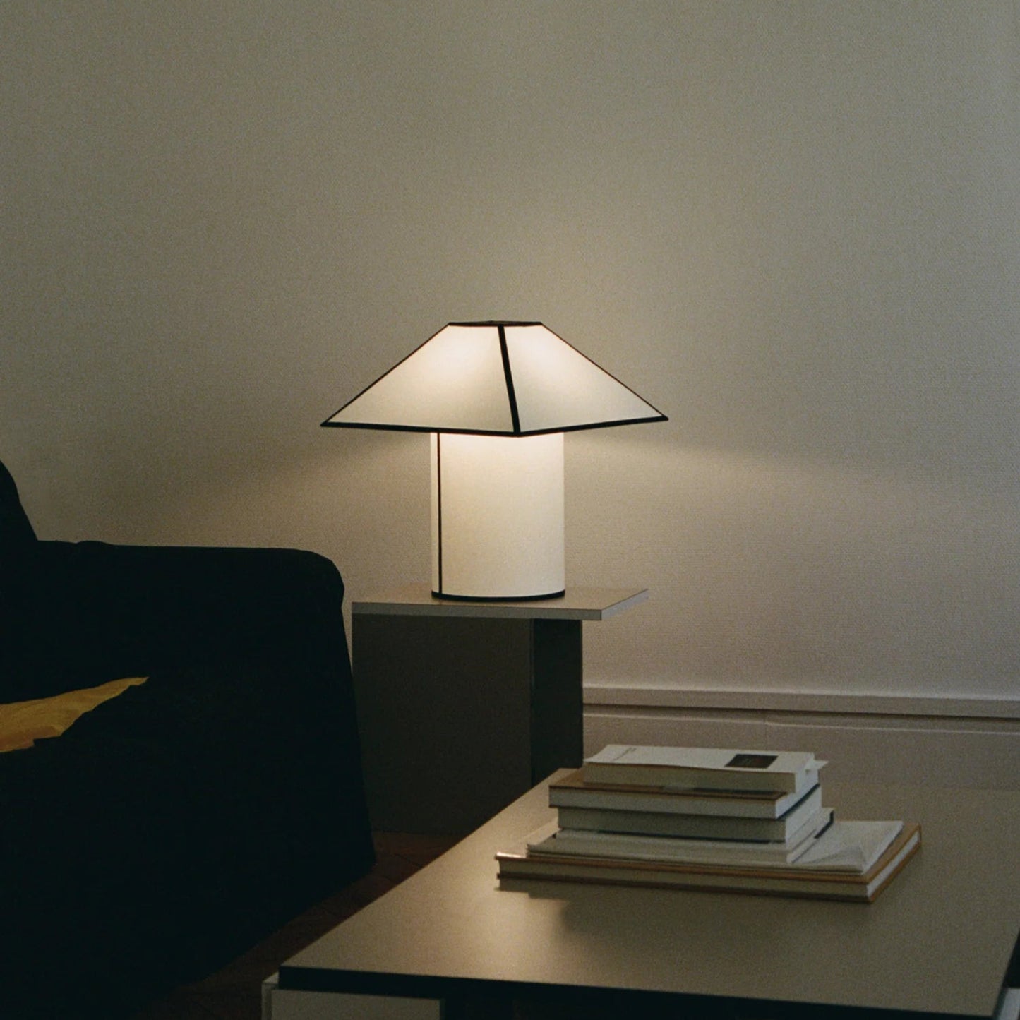 Teget – Ava Pyramid Table Lamp