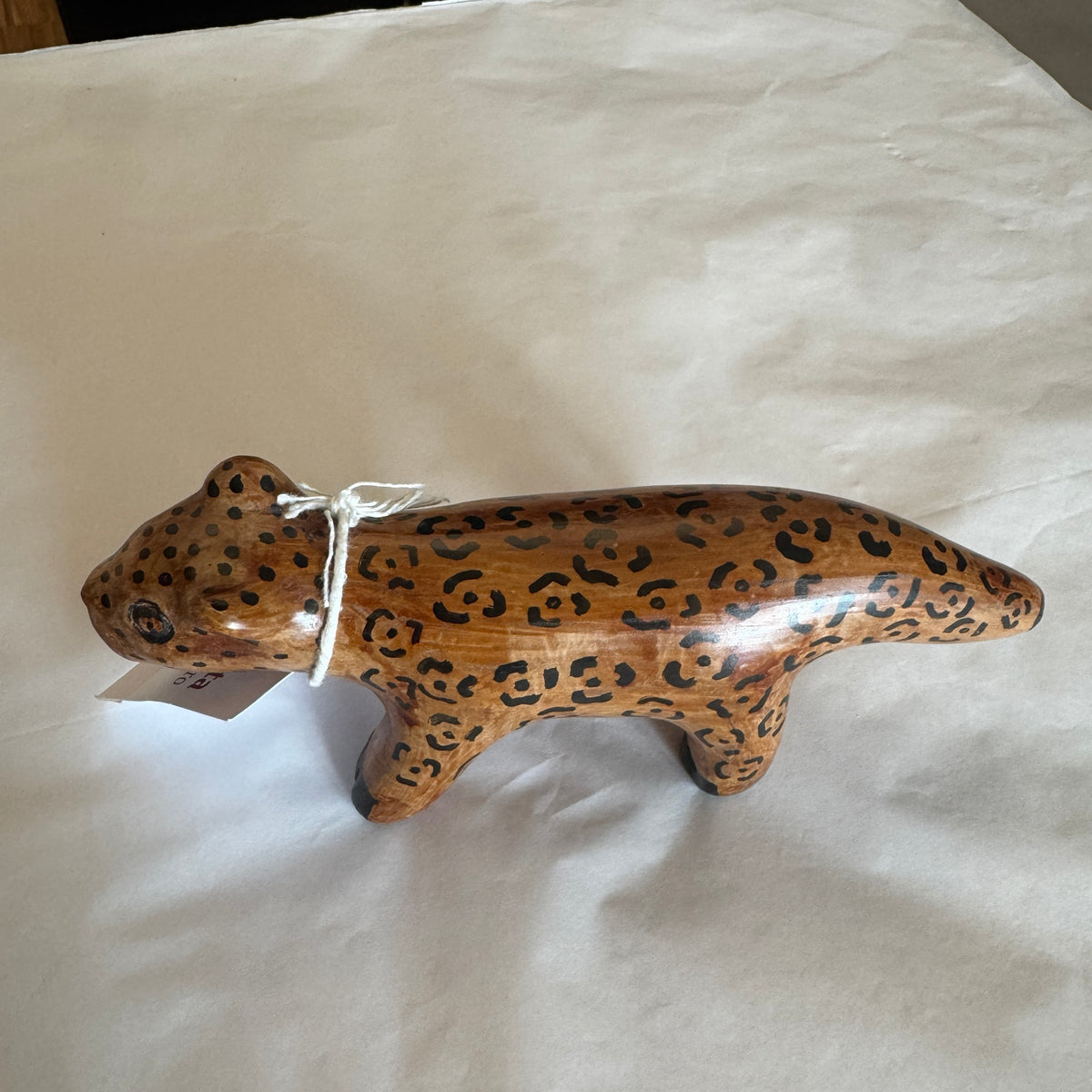 Waurá ceramic jaguar, ochre with black rosettes, by Kapisalapi