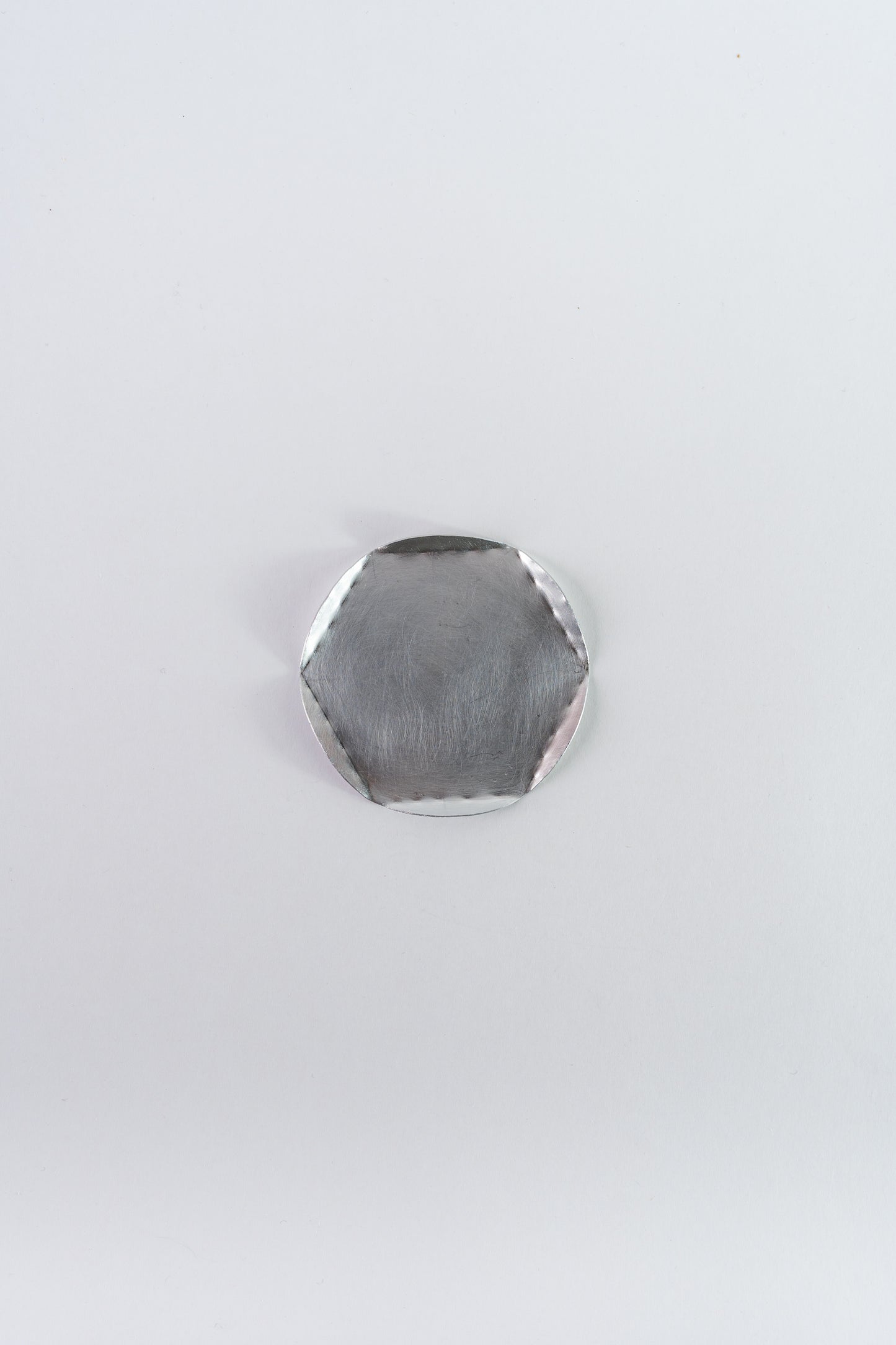 Narrative objects – Gu-min metal plate